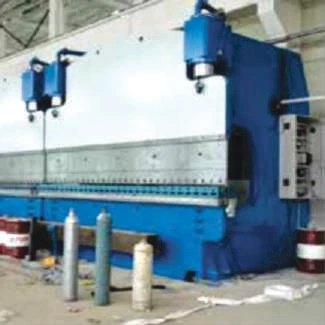 Hydraulic press brake for forming metal plate.